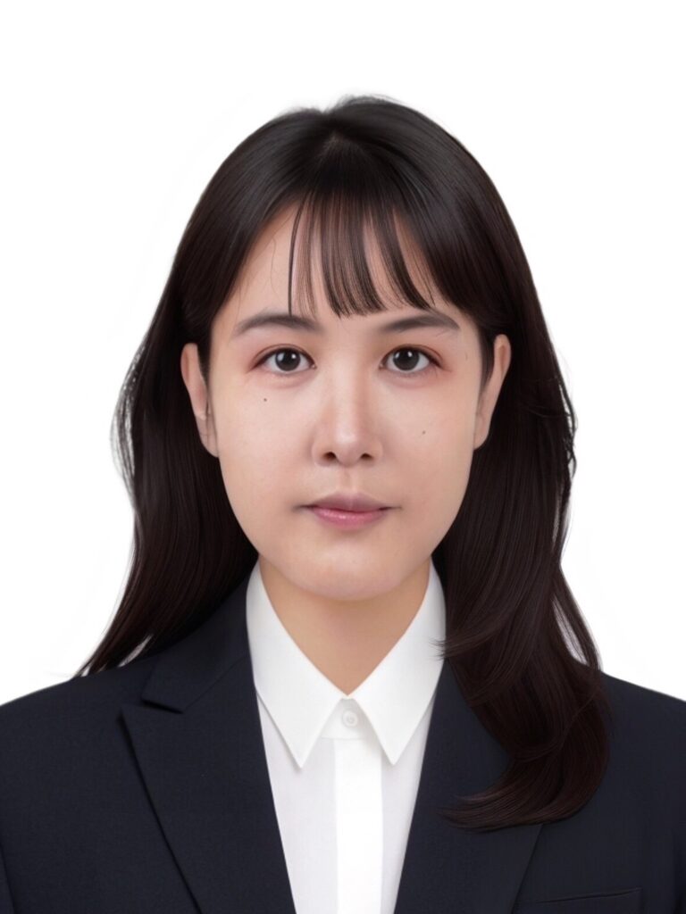 千葉県
年齢: 28
身長: 156
日本語可